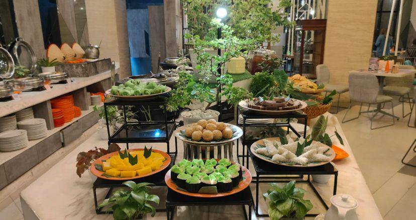 Ibis Styles Medan Pattimura dengan beberapa menu buffet (Dok. Istimewa)