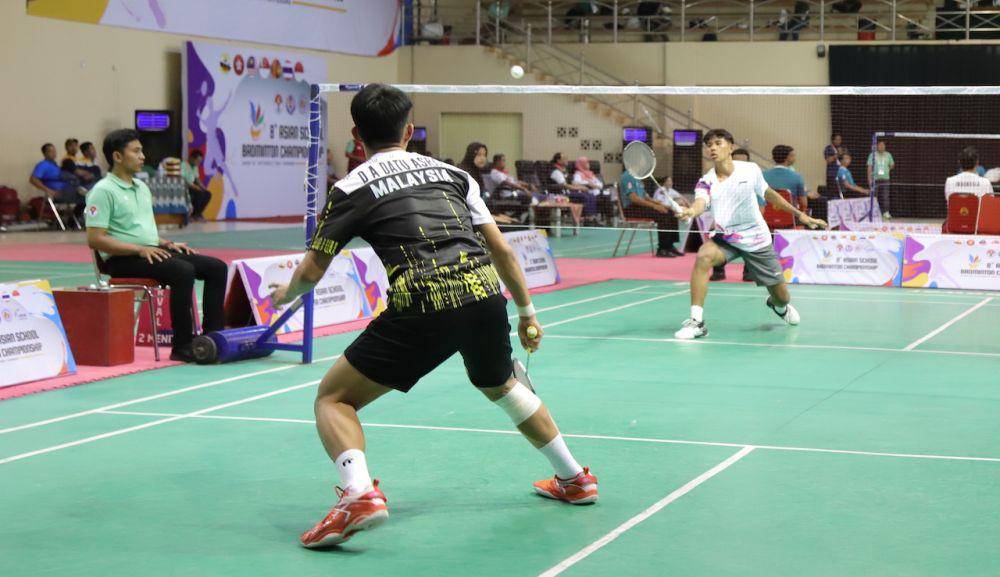 Cuplikan pertandingan final tim putra tim Indonesia melawan Malaysia di ajang Kejuaraan Bulu Tangkis 8th Asian School Badminton Championship (ASBC) 2024 di Semarang. (Dok. Kemenpora)
