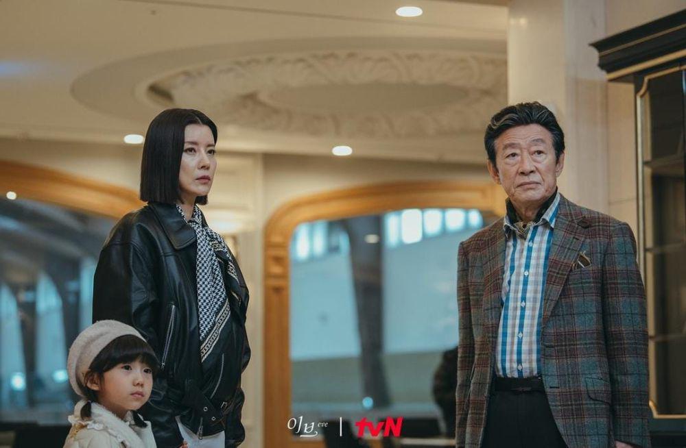 Yoo Sun dan Jeon Kuk Hwan di drama Eve (instagram.com/tvn_drama)