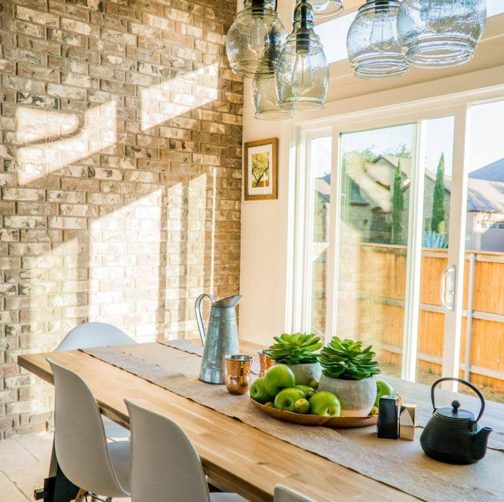 perpaduan desain untuk dinding bertekstur (pexels.com/Mark McCammon)