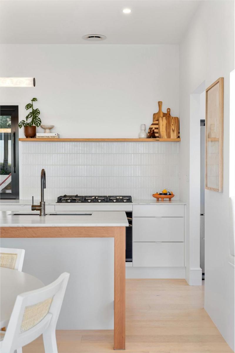 ide ambalan untuk dapur (pexels.com/Lisa Anna)