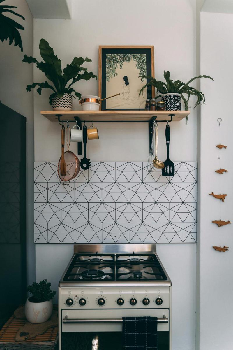 ide ambalan untuk dapur (pexels.com/Taryn Elliott)