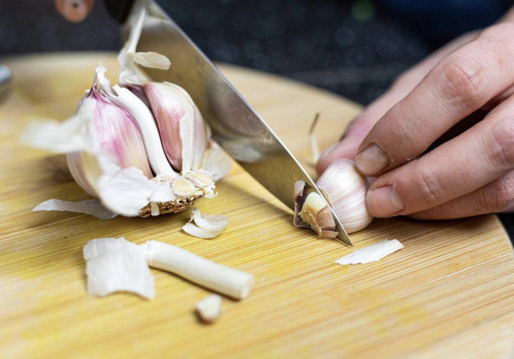 5 Tips Memotong Bawang Tanpa Menangis, Hasilnya Rapi dan Cepat