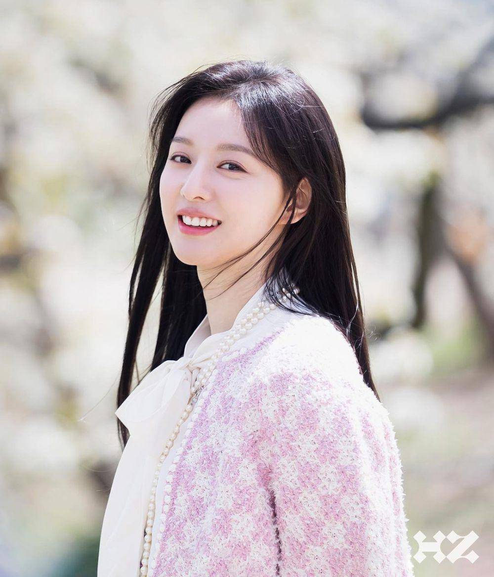 Kim Ji Won di Queen of Tears (instagram.com/highziumstudio)