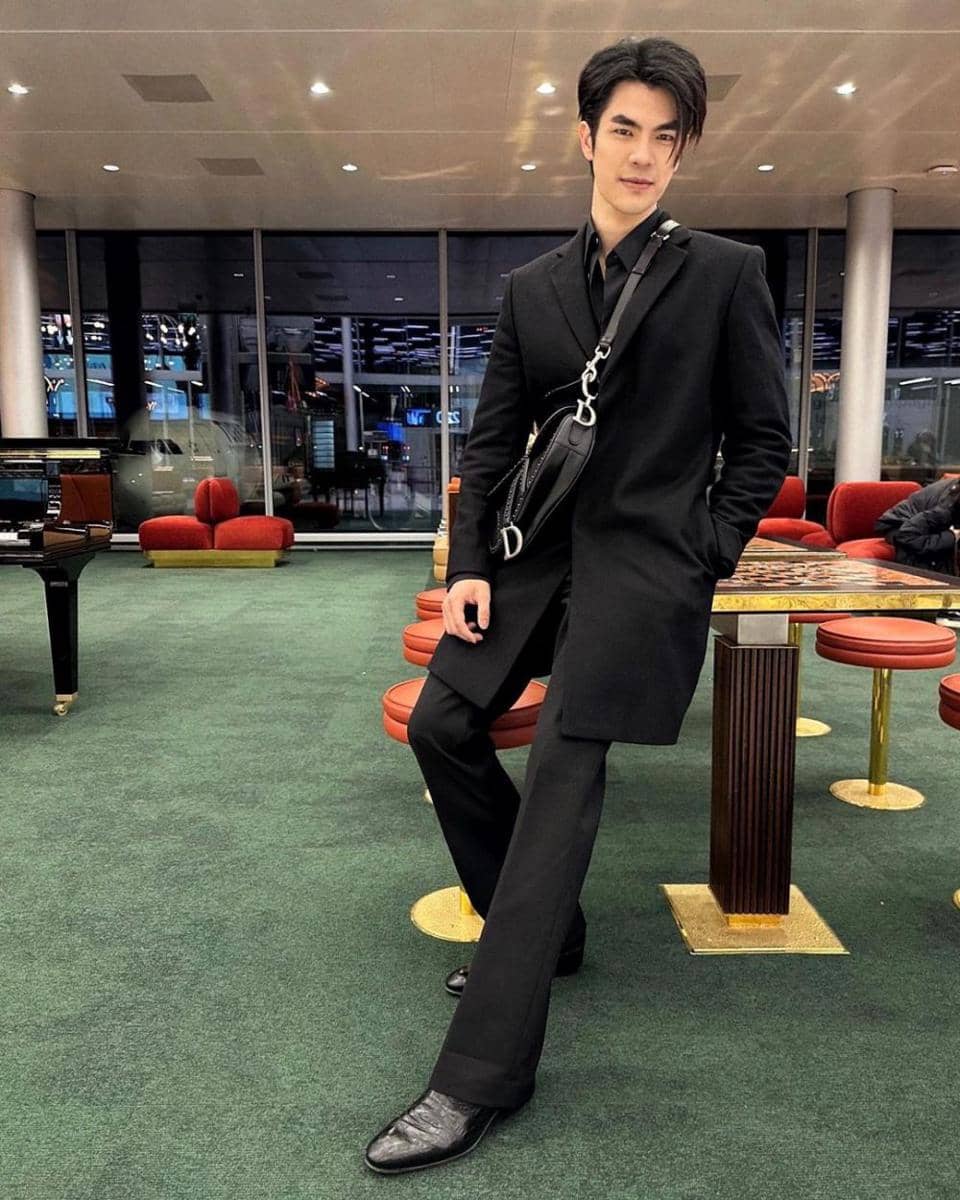 layering outfit ala Mile Phakphum (instagram.com/milephakphum)