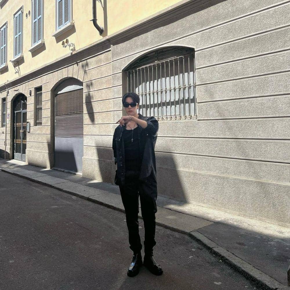 OOTD nuansa hitam ala Nani Hirunkit (instagram.com/hirunkit_)