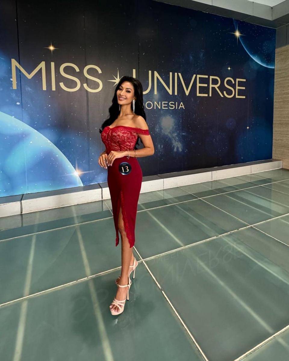 Potret Finalis Miss Universe Indonesia 2024 Khamelia Chalid (Instagram.com/dj_amellylatisha)