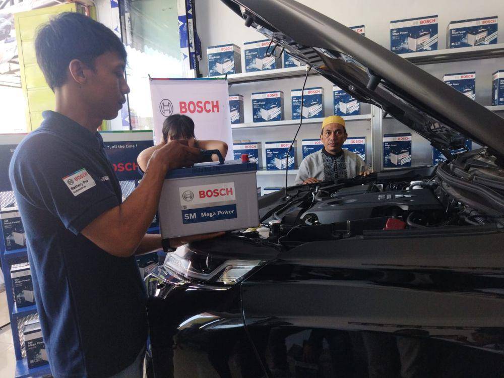 Bosch perluas layanan penjualan, servis, dan edukasi seputar aki kendaraan melalui kemitraan Bosch Battery PRO dan PRO+ di Kota Makassar. (Dok. Istimewa)