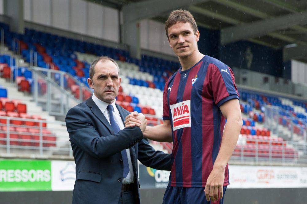Ion Ansotegi (kanan) (x.com/SDEibar)