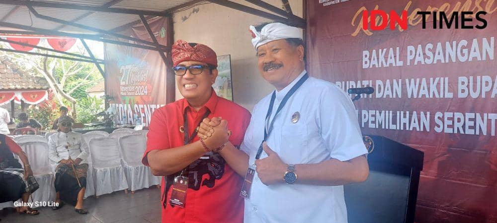 Sanjaya-Dirga Mendaftar ke KPU Tabanan Diantar 20 Ribu Orang