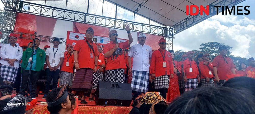 Deklarasi Sanjaya-Dirga di Lapangan Alit Saputra (IDN Times/Wira Sanjiwani)