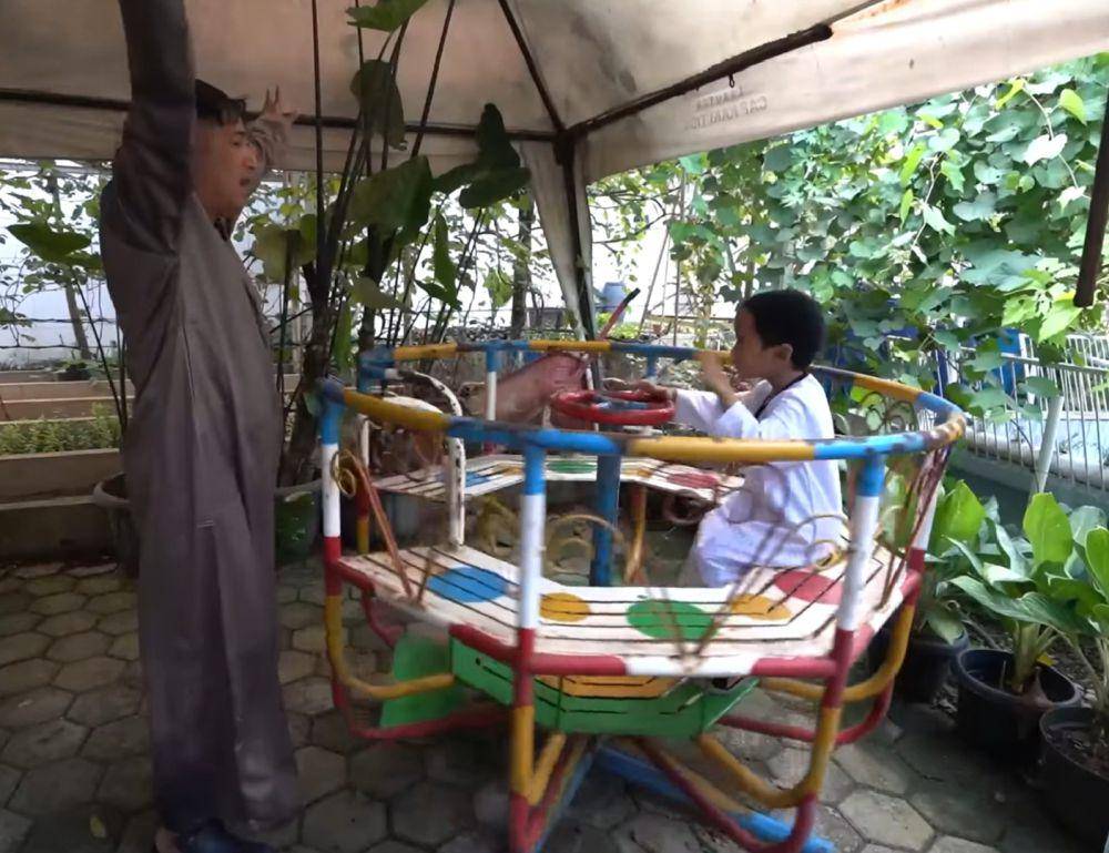 rumah Mamah Dedeh (youtube.com/deHakims Story)