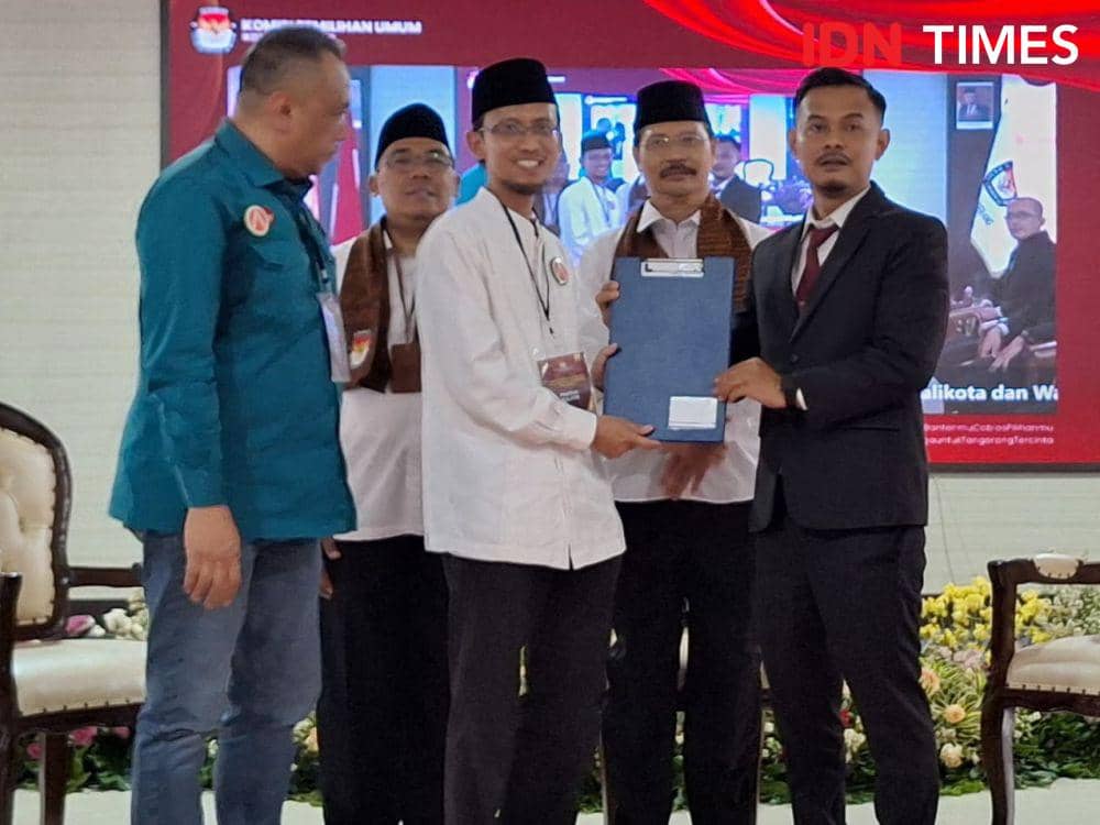 Daftar ke KPU Kota Tangerang, Amarullah-Bonnie  Naik Delman
