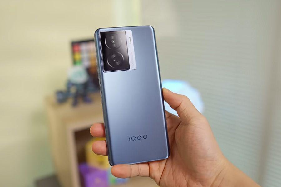 potret iQOO Z7 5G (dok. youtube.com/GadgetIn)