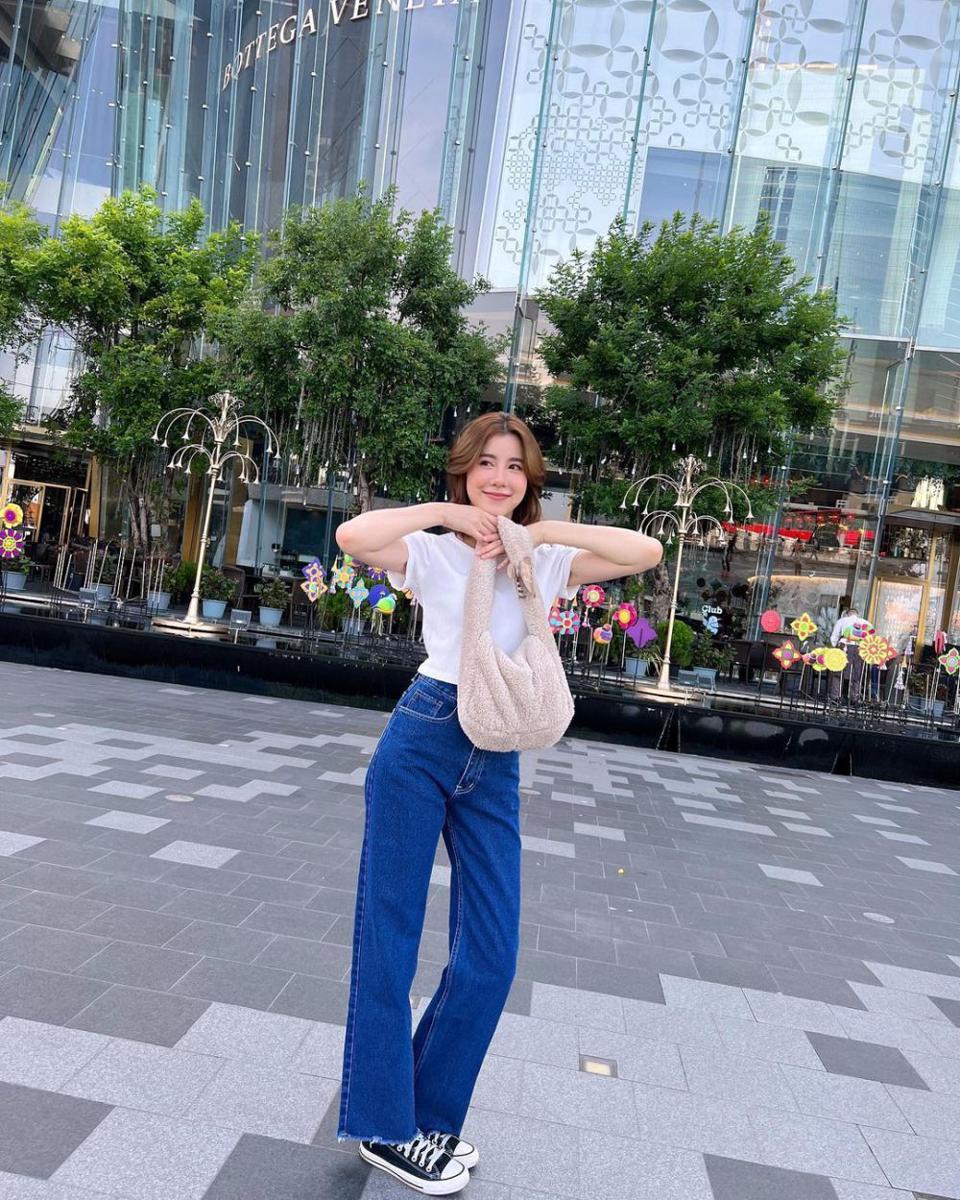 outfit Esther Supreeleela (instagram.com/esthersupree)