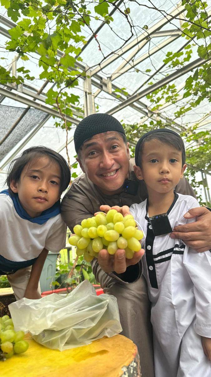 Irfan Hakim berkunjung ke rumah Mamah Dedeh (instagram.com/irfanhakim75)