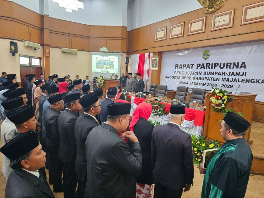 Istimewa/ prosesi pelantikan anggota DPRD Majalengka