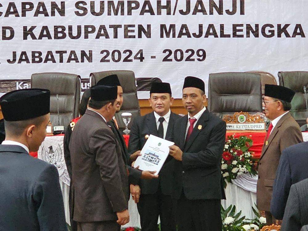 Istimewa/ prosesi pelantikan anggota DPRD Majalengka
