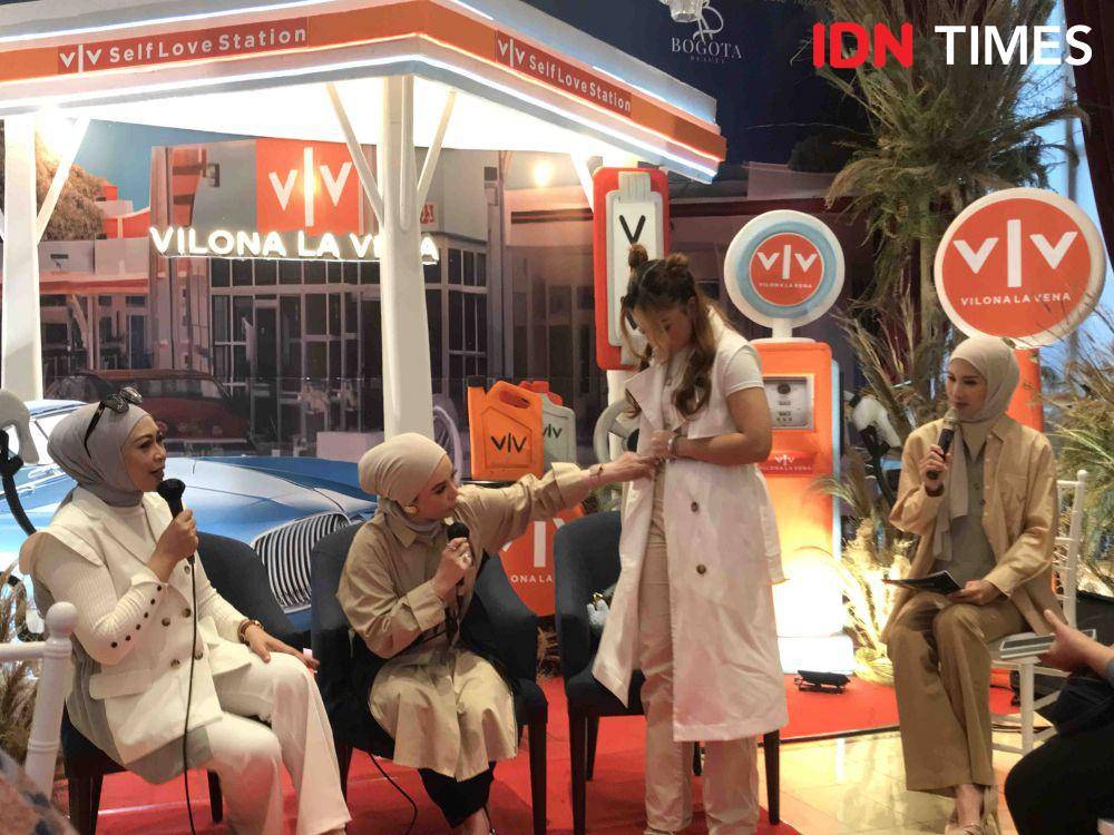 Salah satu koleksi vest VLV yang bisa dikenakan untuk semua umur. 29 Agustus 2024. (IDN Times/Hani Safanja)
