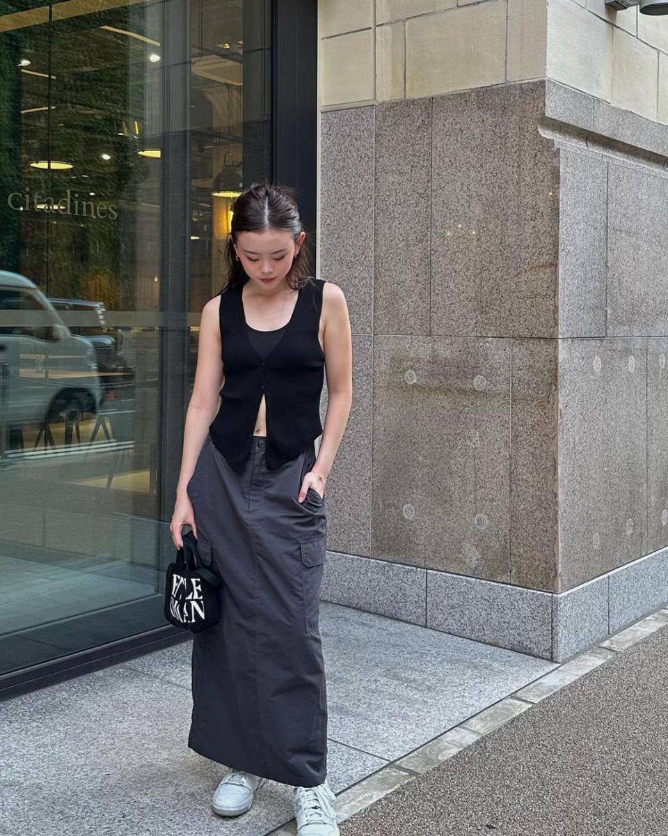 inspirasi outfit nuansa hitam ala Clarice Cutie (instagram.com/claricecutie)
