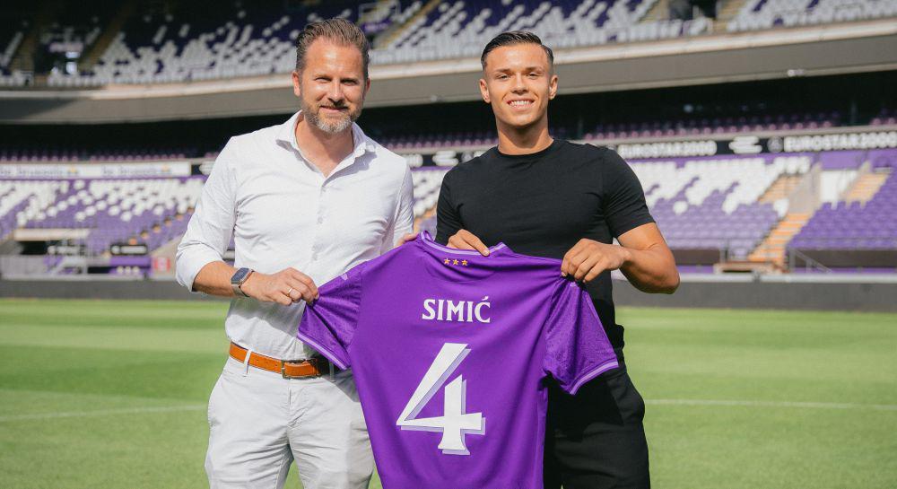 Jan Carlo-Simic (kanan) (rsca.be)
