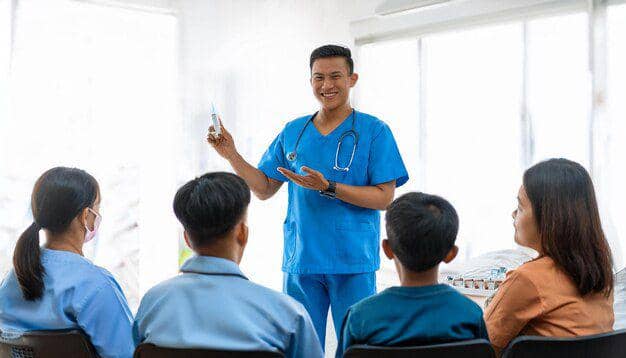 ilustrasi tenaga kesehatan sedang memberikan edukasi Mpox dan upaya pencegahannya (freepik.com/faturlp)