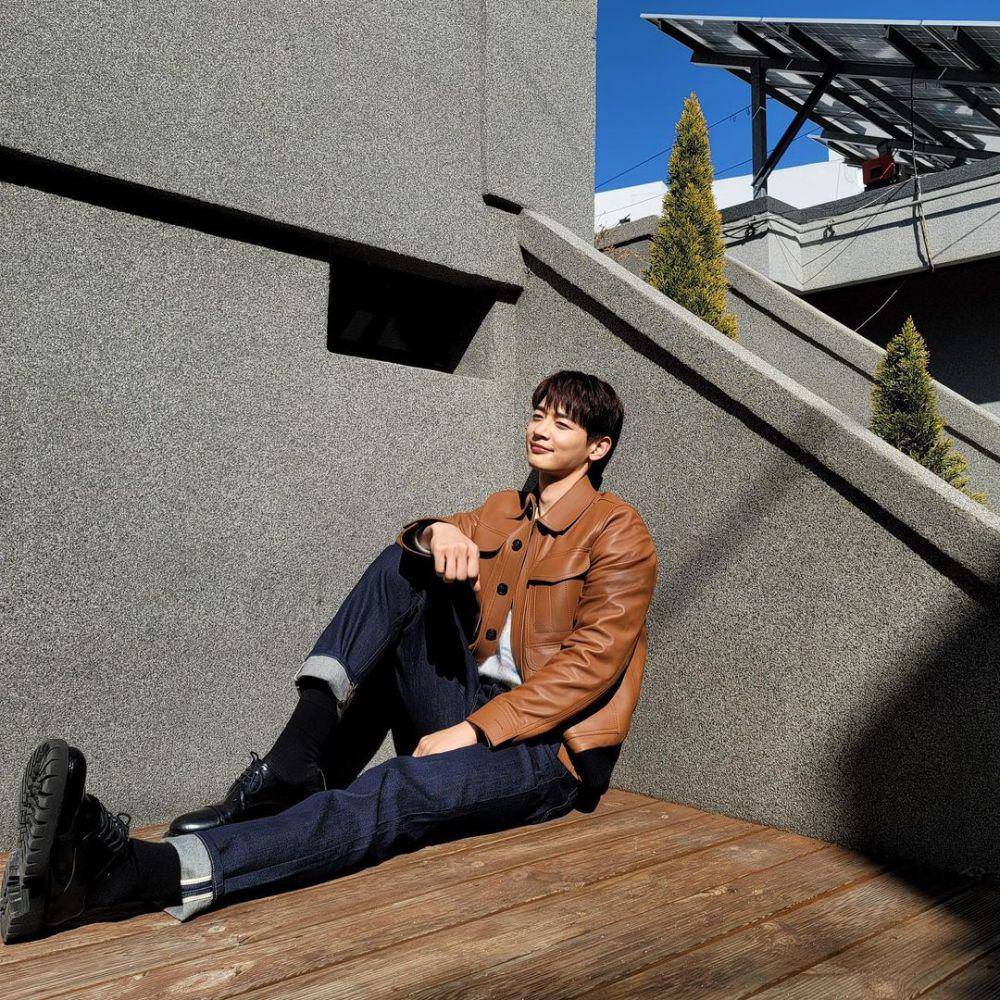 outfit day out ala Minho SHINee (instagram.com/choiminho_1209)