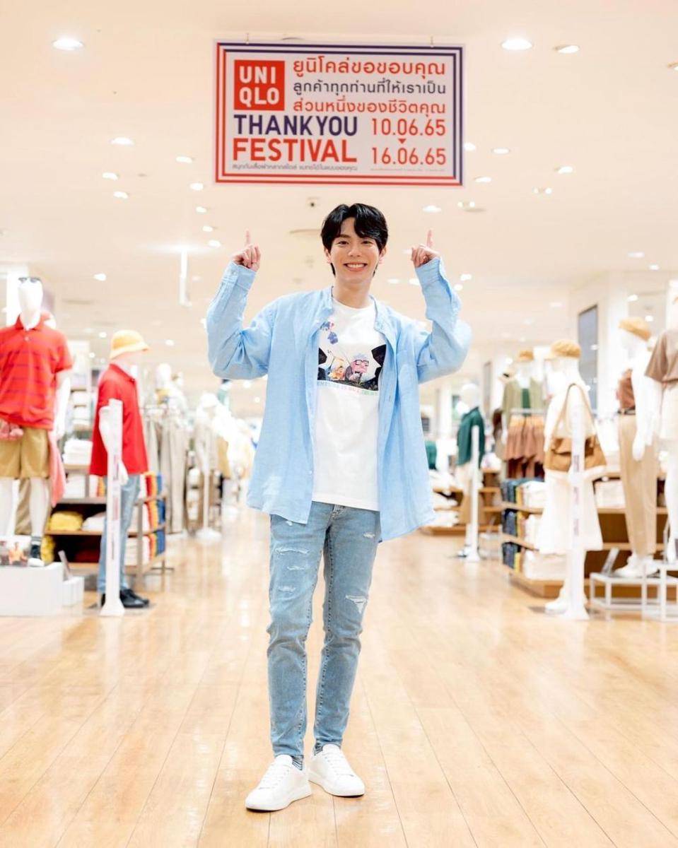 Up Poompat (instagram.com/uppoompat)