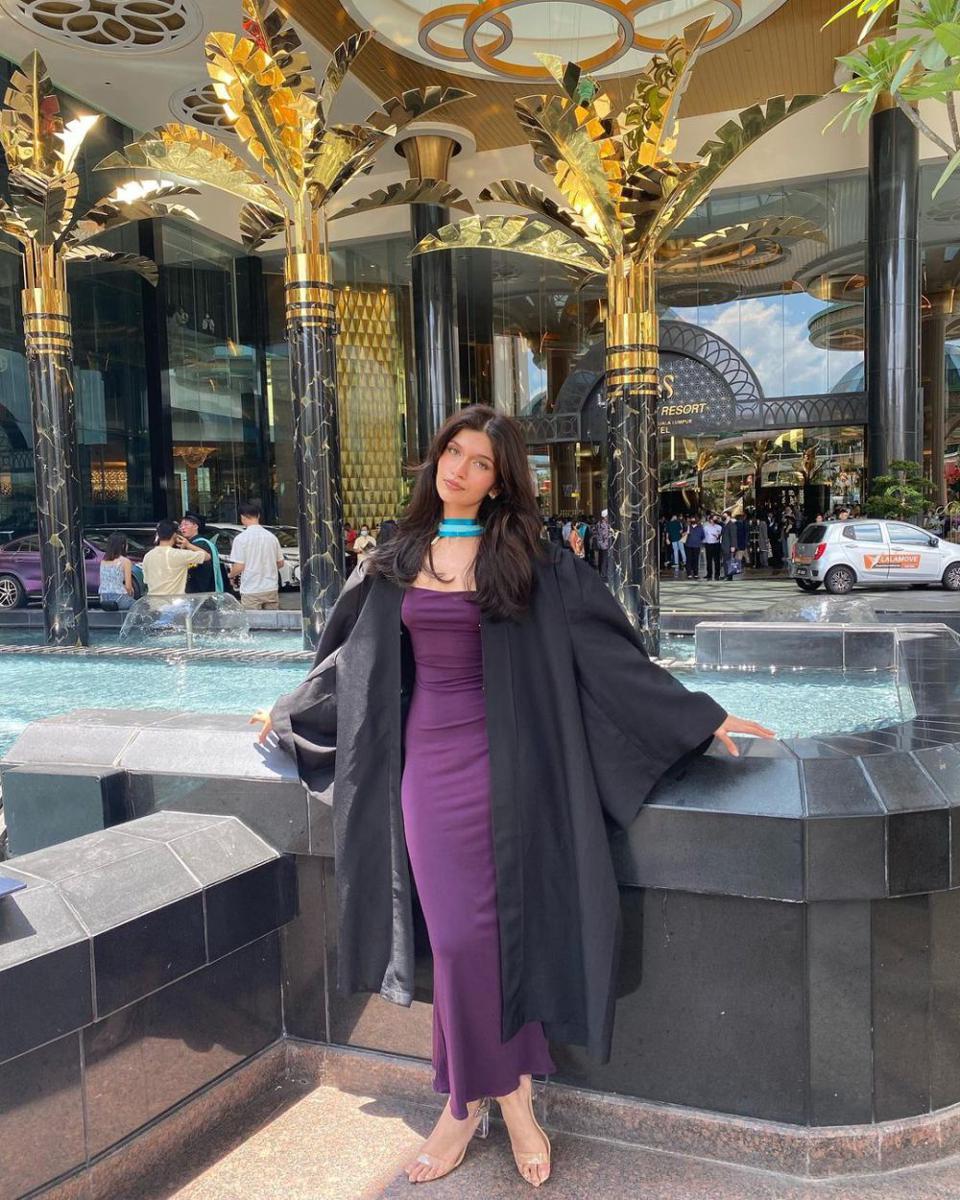 Potret Finalis Miss Universe Indonesia 2024 Fiza Khan (Instagram.com/fizajkhan)