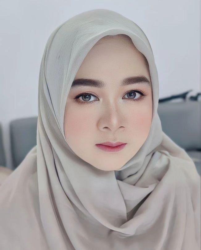 Studio Makeup Anaya Rias Hijab (Instagram/anaya.riashijab)