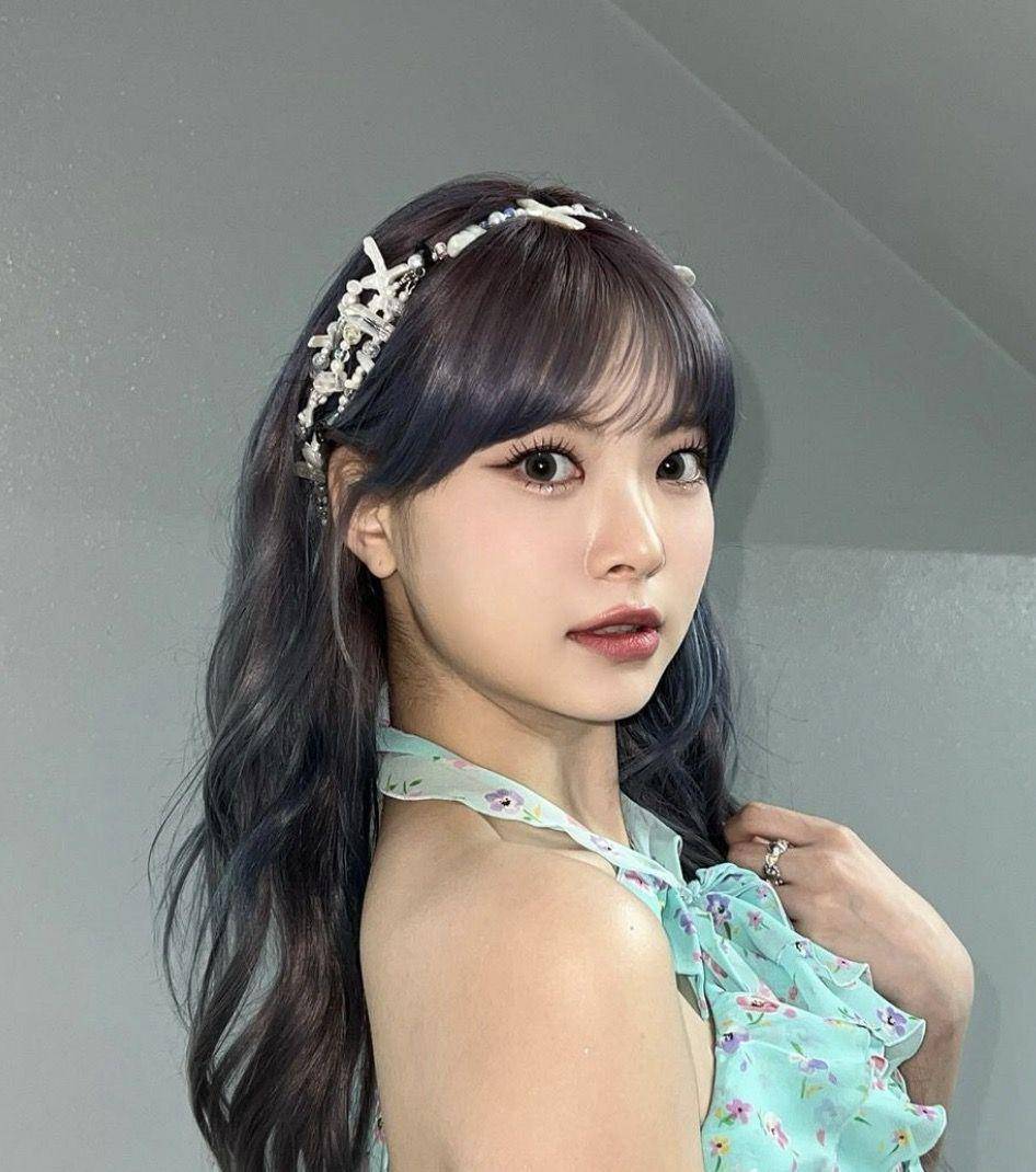 Eunchae LE SSERAFIM (instagram.com/hhh.e_c.v)