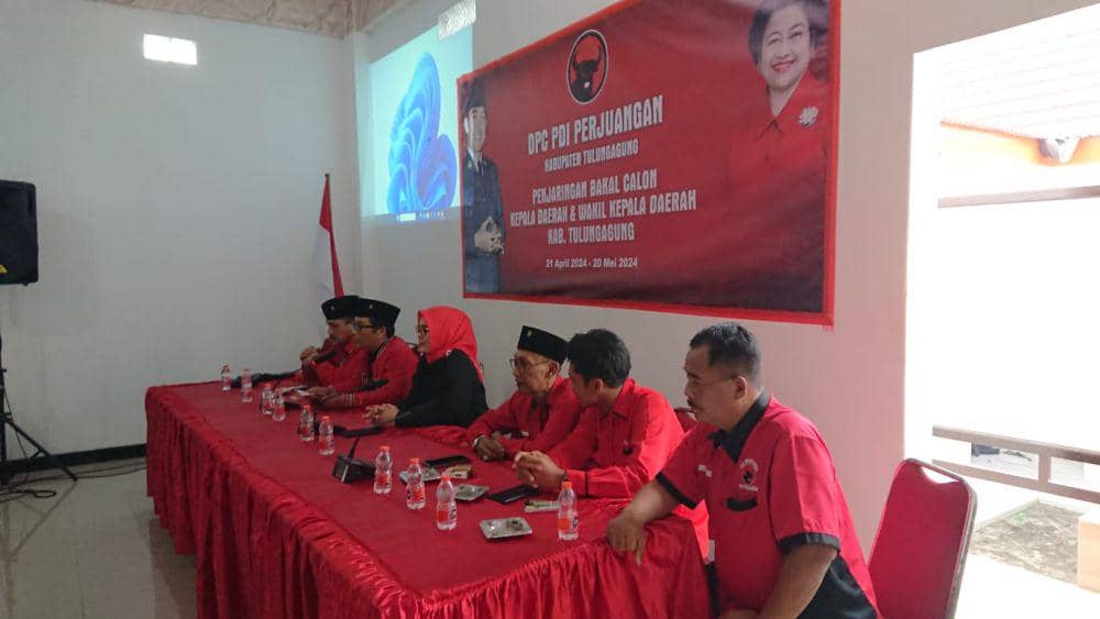 Susilowati saat memimpin rapat DPC PDIP Tulungagung. IDN Times/ Bramanta Pamungkas