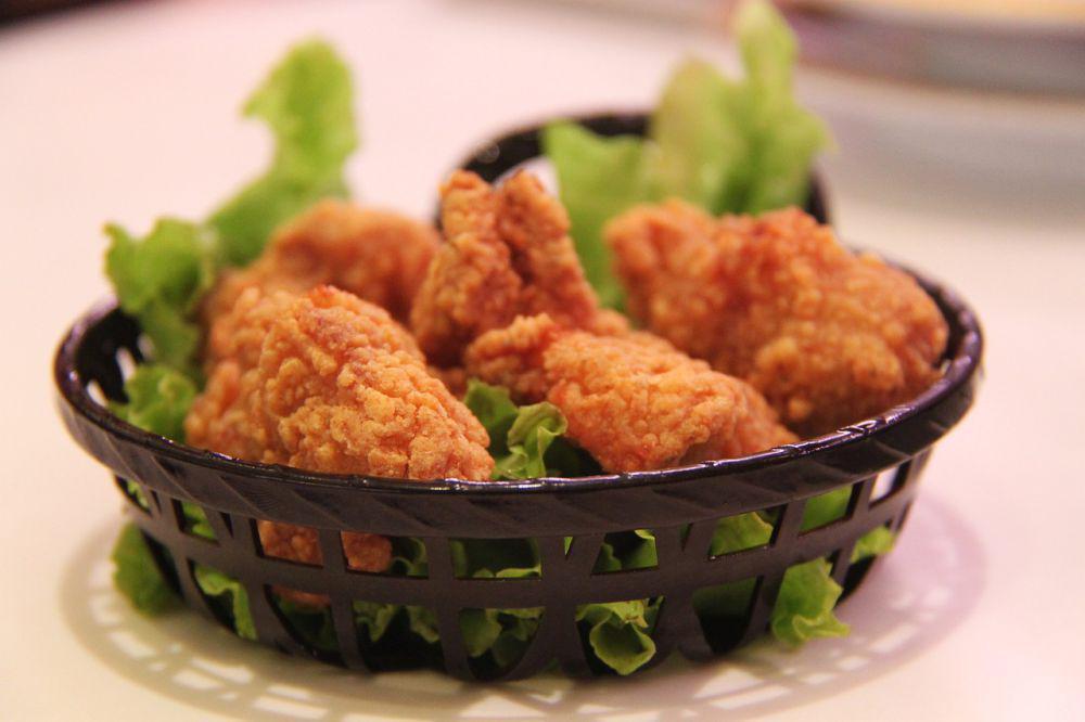 ilustrasi filet ayam goreng bumbu kuning (pixabay.com/sharonang)