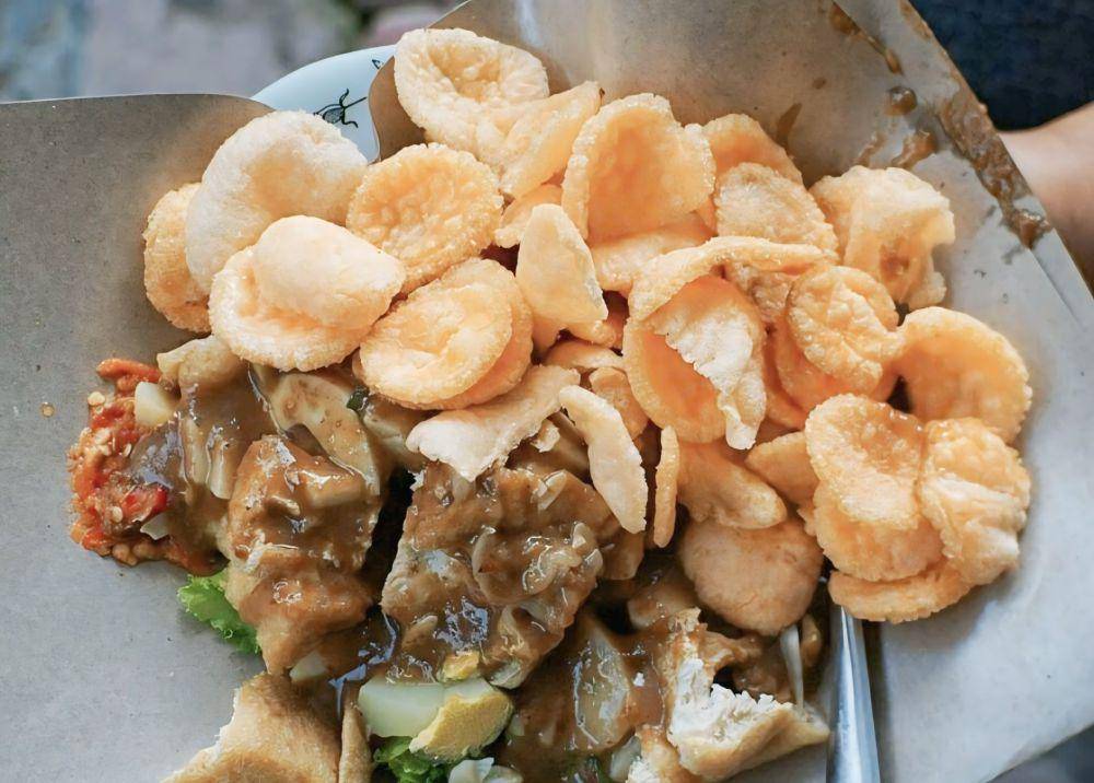potret hidangan gado-gado (instagram.com/madiunmakan)