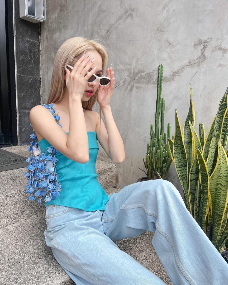 Hannah 4EVE (instagram.com/hannah_kmz)