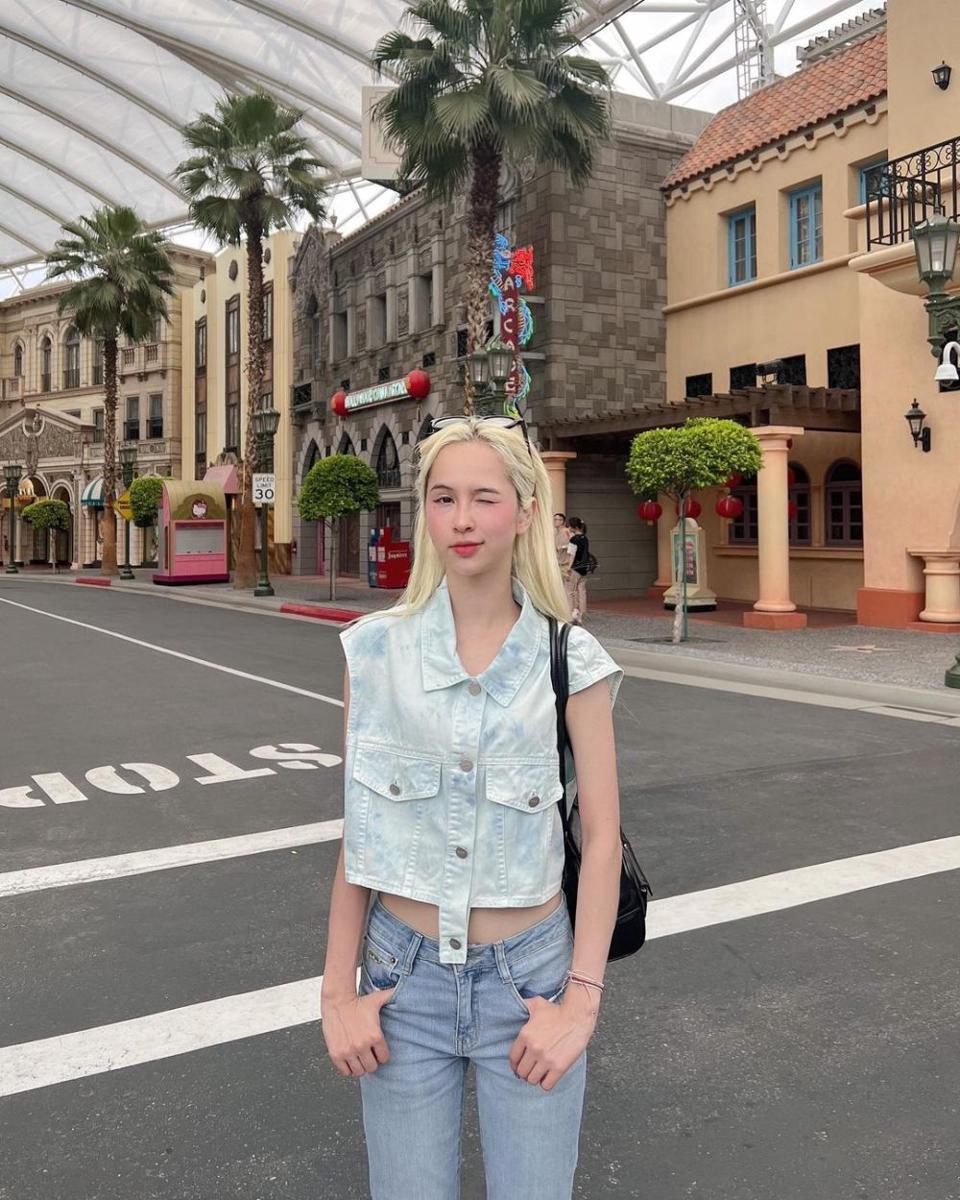 Hannah 4EVE (instagram.com/hannah_kmz)