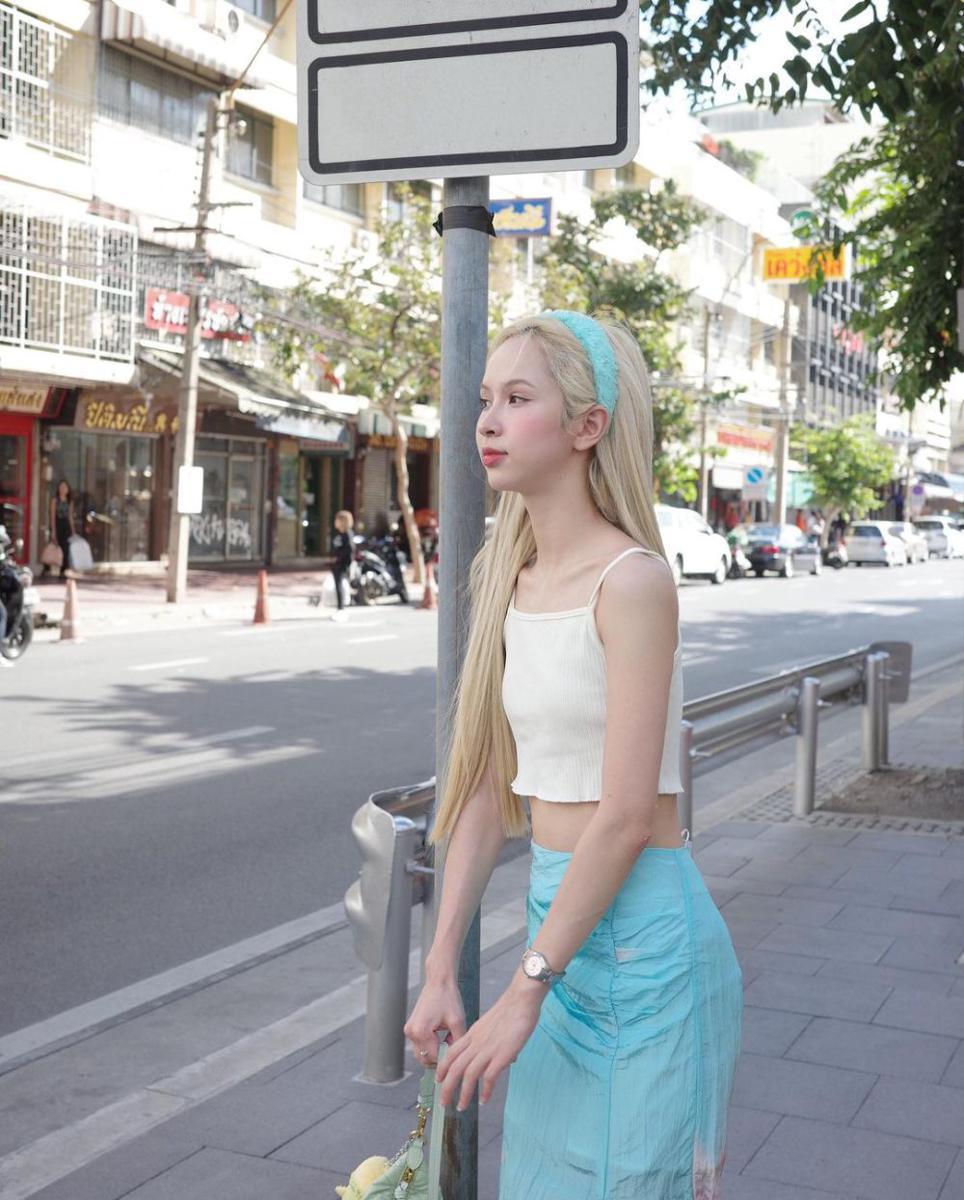 Hannah 4EVE (instagram.com/hannah_kmz)