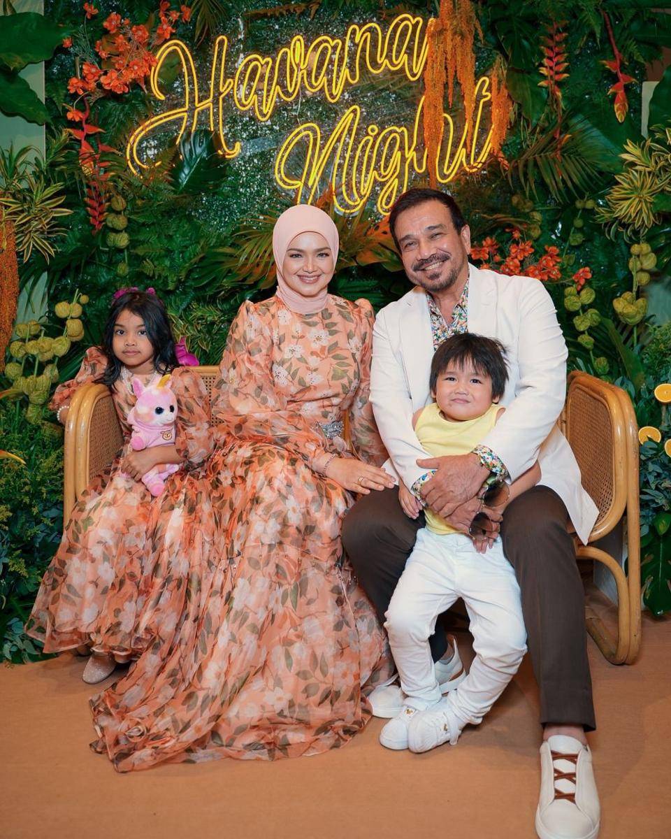 anniversary Siti Nurhaliza dan suami (Instagram.com/ctdk)