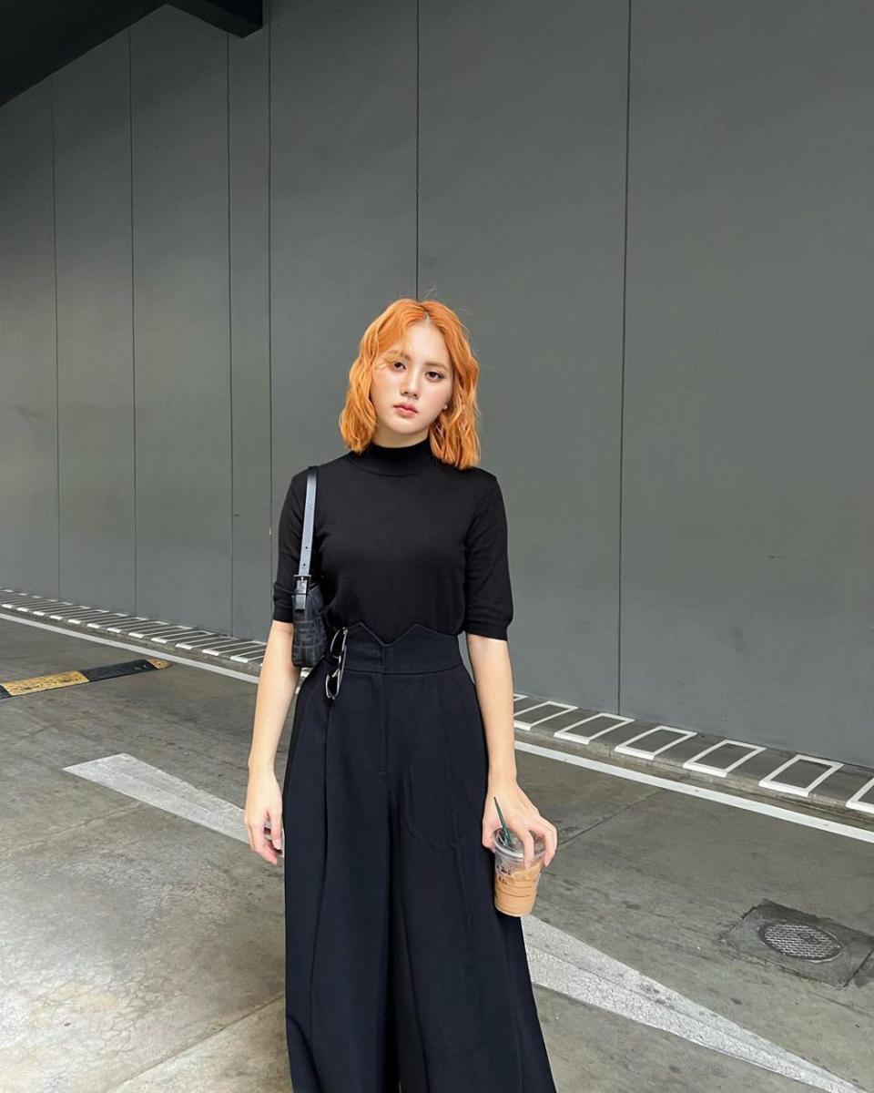 outfit Minnie Phantira (instagram.com/mintira.q)