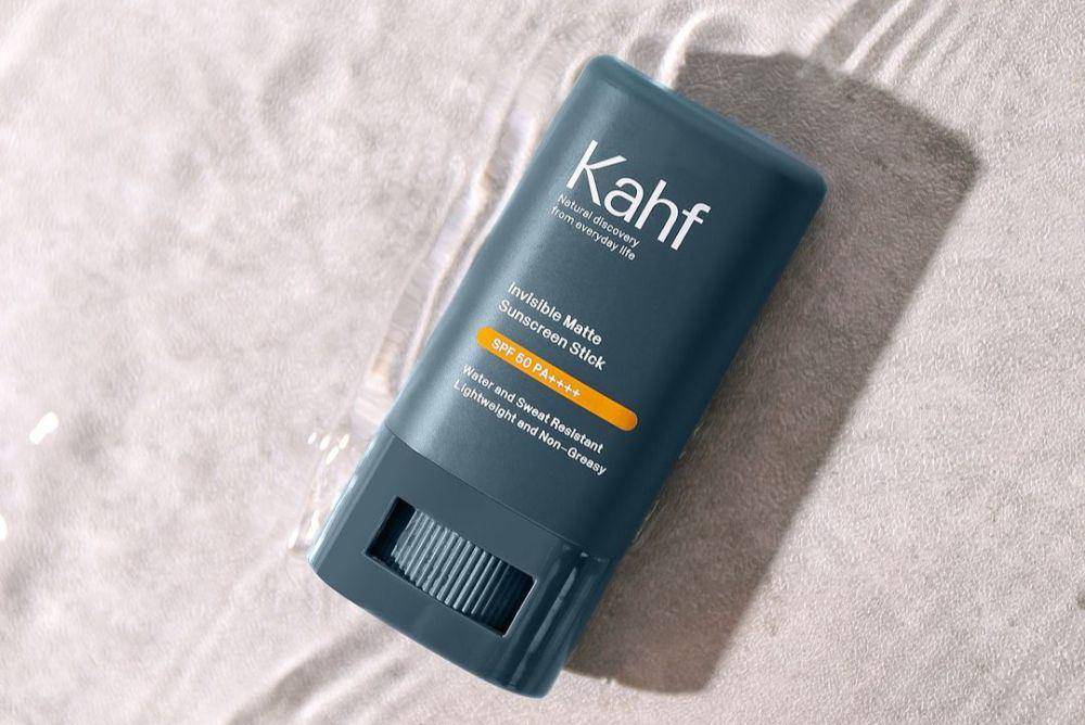 sunscreen stick dari brand lokal Kahf (instagram.com/kahfeveryday)