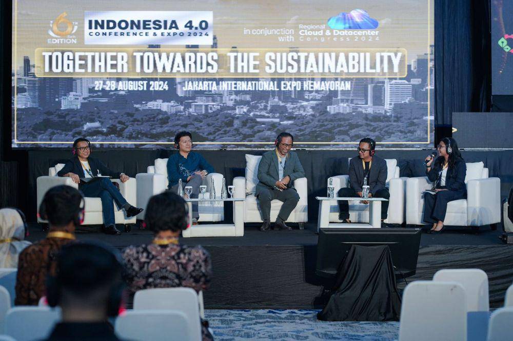 BPJS Ketenagakerjaan sukses melakukan transformasi digital melalui aplikasi Jamsostek Mobile (JMO). Aplikasi yang di-launching sejak tahun 2021 berhasil memberikan kemudahan klaim Jaminan Hari Tua (JHT) bagi peserta dimanapun dan kapan saja. (Dok. BPJAMSOSTEK)