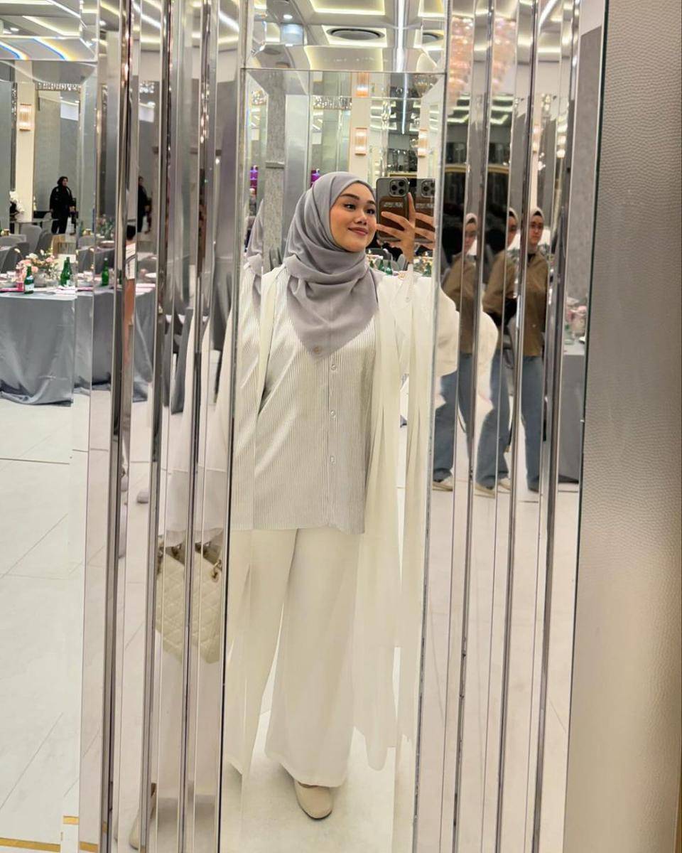 OOTD hijab warna putih ala Fatya Biya (instagram.com/fatyabiya)