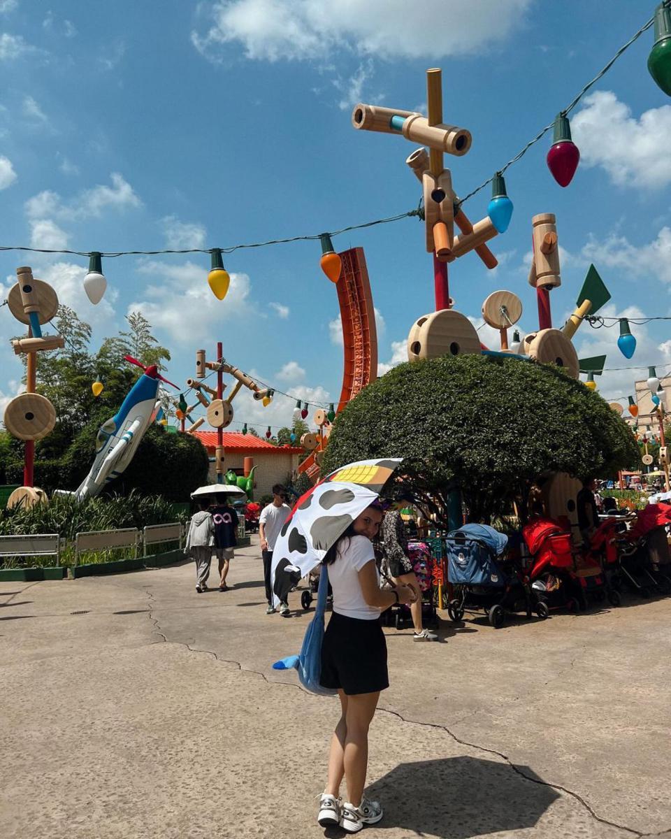 potret Marsha Aruan liburan ke Disneyland Hongkong (instagram.com/aruanmarsha)