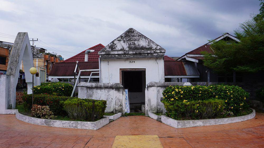 Gudang Mesiu Kesultanan Siak, kabupaten Siak (wikimedia.org/Taufik Hadris)
