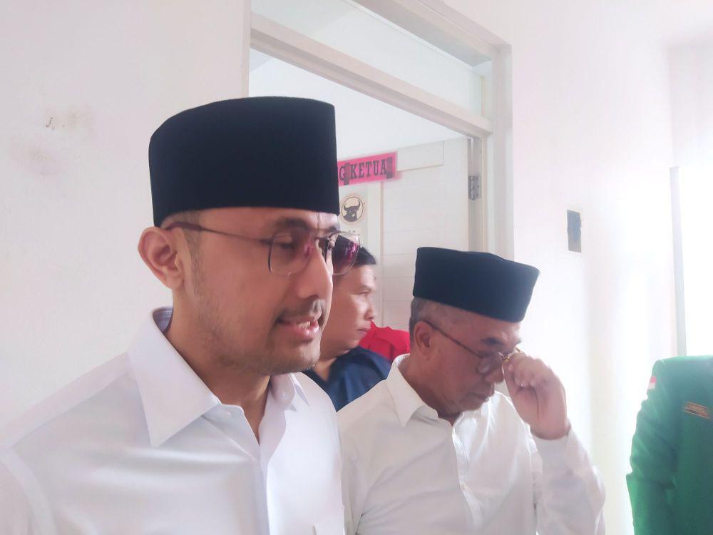 Hengky Kurniawan (kiri) Bersama Ade Sudrajat (kanan). (Rizki/IDNTimes)