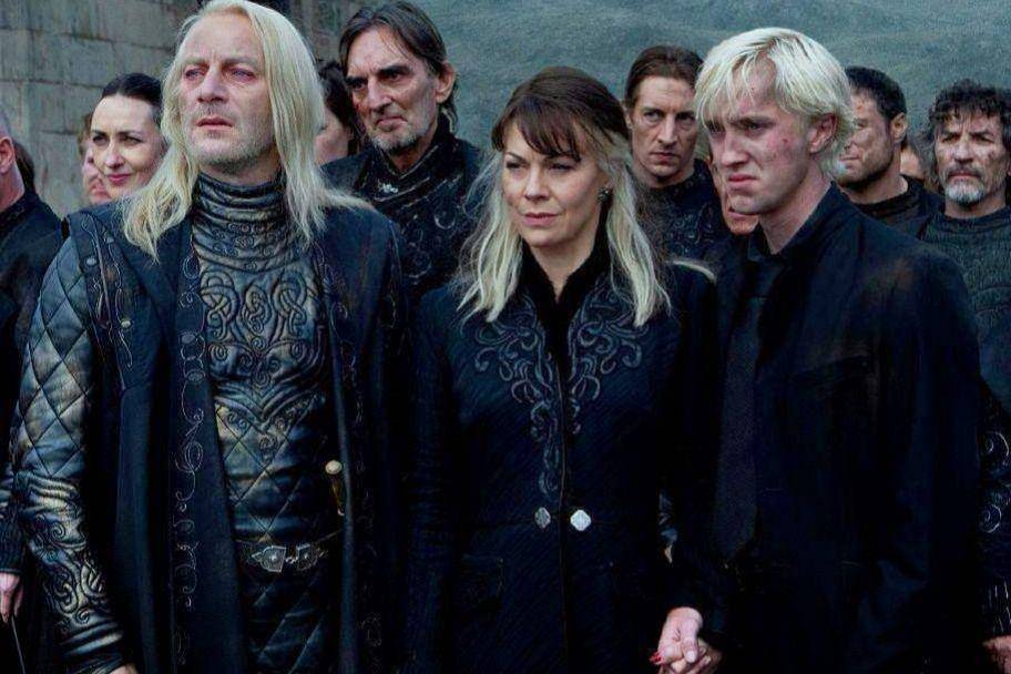 Draco Malfoy (kanan) bersama orang tuanya (Instagram/ t22felton)