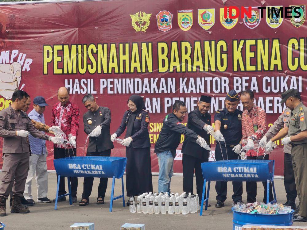Bea Cukai Solo Musnahkan Jutaan Batang Rokok Ilegal