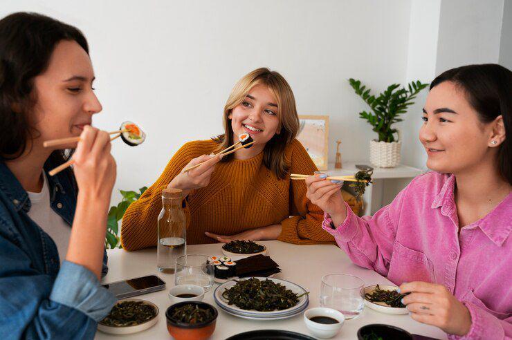 makan bareng (freepik.com/freepik)