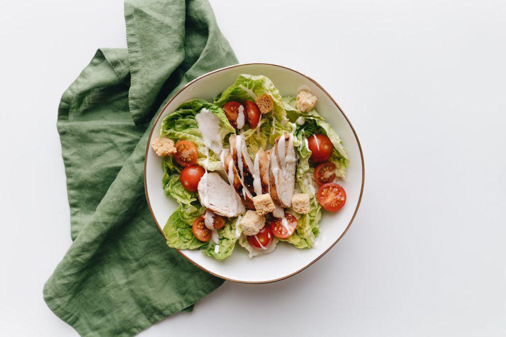 5 Langkah Membuat Meal Prep Salad untuk Beberapa Hari ke Depan
