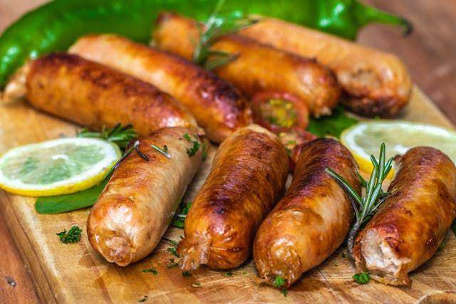 Ilsutrasi sosis bratwurst (pexels.com/jaulani7)